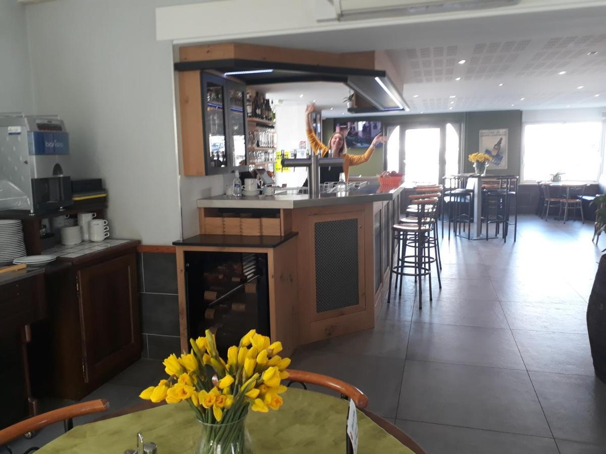 Auberge Des Avenieres Les Avenières Exterior foto